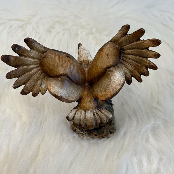 Handcrafted Eagle 🦅 Bird Sculpture - Picture 3 of 7